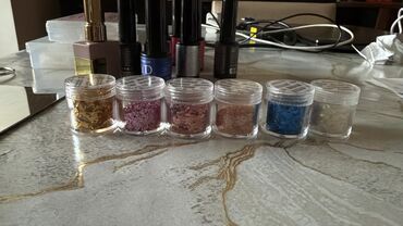 Manikür, pedikür aparatları: Manikür üçün avadanlıq dəsti tək tək də satılır hər biri Tərkib: - — 26