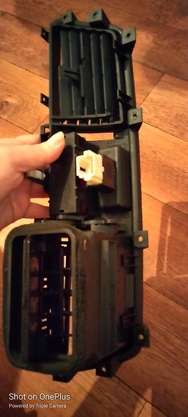 Дефлекторы воздуховодов: Дефлектор воздуховода Mitsubishi 2006 г., Б/у, Оригинал — 3