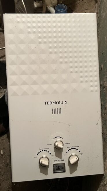 мастер по ремонту газовых колонок: TERMOLUX qazla işləyən su qızdırıcısı - Ön panel: ağ rəngli, rellef