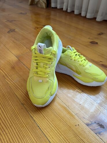 сапоги для охоты: Кроссовки, 37, Puma, Б/у, цвет - Желтый, Самовывоз, Платная доставка
