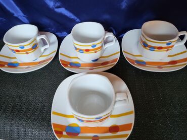 Kuhinjski setovi: Solje vintaz za kafu,caj puniji porcelan. Komada 4 u ceni. Tacne — 4