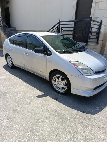 Toyota Prius: 1.5 l | 2006 il