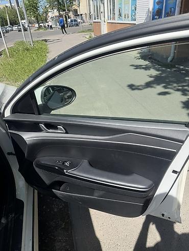 срв 5: Kia K5, белый жемчуг седан бизнес-класса Основные характеристики: - — 6