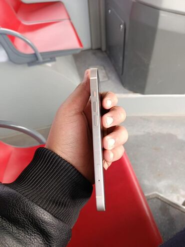 Apple iPhone: IPhone 13, Ağ, Face ID — 8