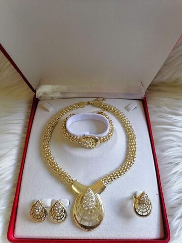 Setovi nakita: Cena: 2100din — 9