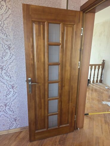 Фурнитура и комплектующие: Keyfiyyətli ideal vəziyyətdə 8 ədəd qapıdi hamısını biryerdə alana 50