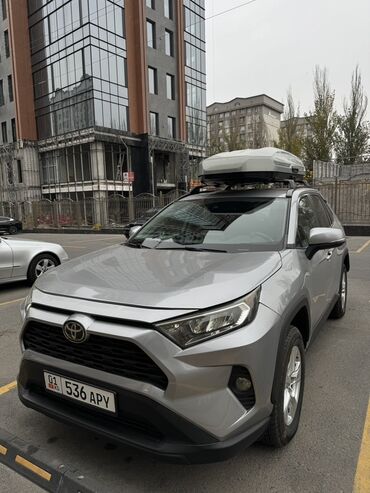 набор рожковых ключей: Toyota RAV4: 2021 г., Кроссовер