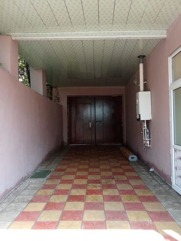 qarayevdə 1 otaqlı köhnə tikili mənzillər: 96 kv. m, 3 otaqlı, İnternet