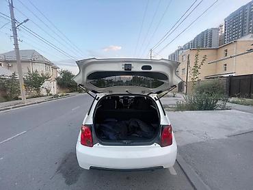 windom 2001: Toyota Ist: 2003 г., 1.3 л, Автомат, Бензин, Хэтчбэк — 3