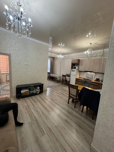 Продажа квартир: 4 комнаты, 92 м², 2 этаж — 3