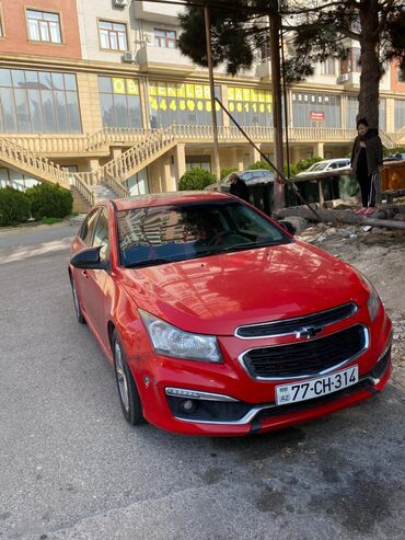 Chevrolet: Chevrolet Cruze – qırmızı sedan - Kuzov: 4 qapılı sedan, parlaq — 2