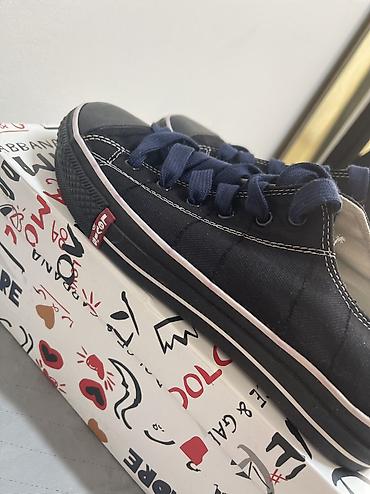 qara ayaqqabılar: Levi’s unisex krossovkaları - Model: Levi’s Original (ağ iz tikişli — 4