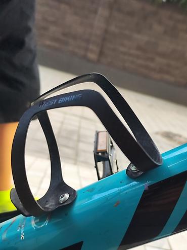 Флягодержатель WEST BIKING для велосипеда.карбонавая