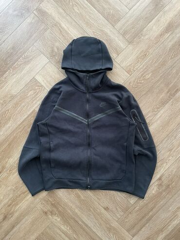 термо спорт: Срочно продается дешево Оригинал Nike Tech Fleece черного цвета с