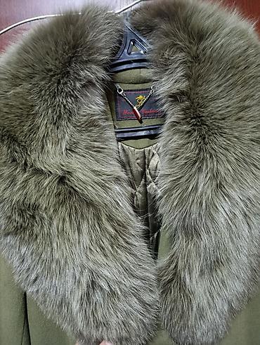 кожаный плащь: 2 женских пальто с меховым воротником и манжетами.56-58 р -900с 46 — 4