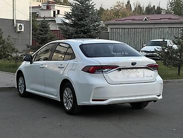 Toyota: Toyota Corolla: 2022 г., 1.8 л, Вариатор, Гибрид, Седан — 5