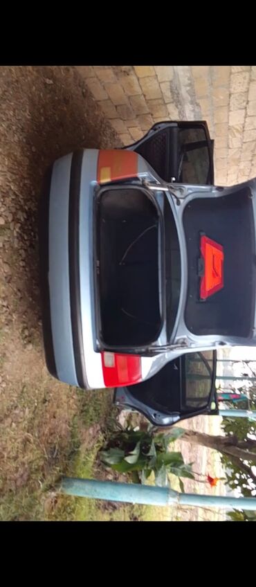 авто из азербайджана: Volkswagen Passat: 1.8 l | 1998 il Sedan