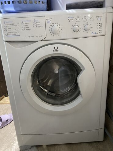 монитор lcd: Кир жуучу машина Indesit, Колдонулган, Автомат, 6 кг чейин, Толук өлчөм