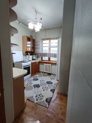 московская: 3 бөлмө, 67 кв. м, 105-серия, 4 кабат