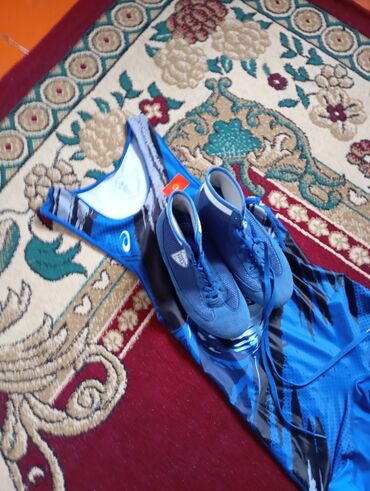 продаю в связи с переездом: Набор для борьбы/грепплинга: - Борцовский трико Asics с сетчатыми