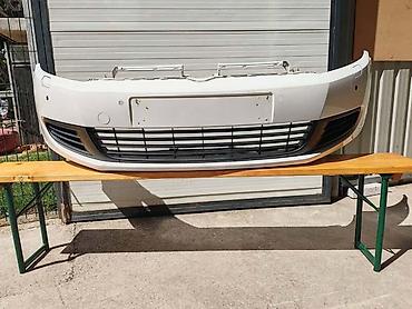 8r0 907 472: PREDNJI BRANIK ZA VOLKSWAGEN JETTA, TOURAN, GOLF 5 . OD 2003. DO — 2