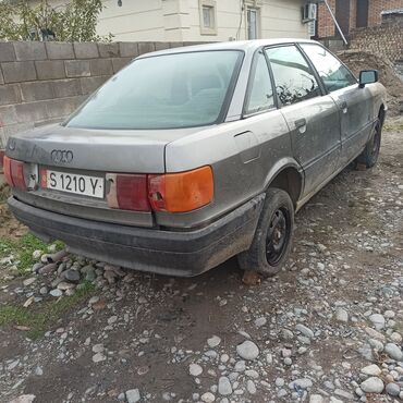 Audi: Audi 80: 1988 г., 1.8 л, Механика, Бензин, Седан