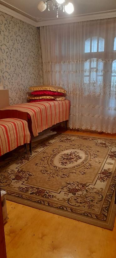 salyanda evler: 3 otaqli ev satilir 5 mertebenin 1 ci mertebesi 9 nomreli mektebin — 8