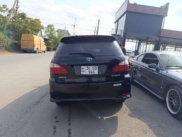Toyota: Toyota Ipsum: 2004 г., 2.4 л, Автомат, Бензин, Вэн/Минивэн