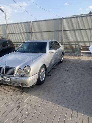 Mercedes-Benz V 200: 1997 г., 2 л, Механика, Газ, Седан