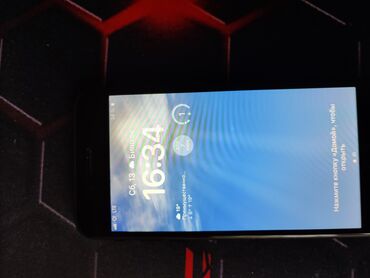 rabota 2020: IPhone SE 2020, Б/у, 64 ГБ, Черный, Защитное стекло, Чехол, 77 %