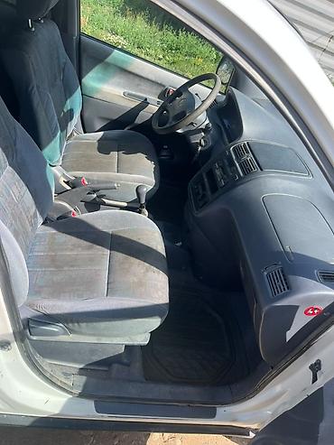 бир: Toyota Picnic: 1999 г., 2 л, Кол менен иштөөчү, Дизель, Вэн/Минивэн — 8