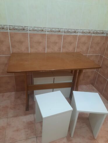 тап аз продажа посуди: Mətbəx üçün, İşlənmiş, Açılmayan, Dördbucaq masa, 4 stul
