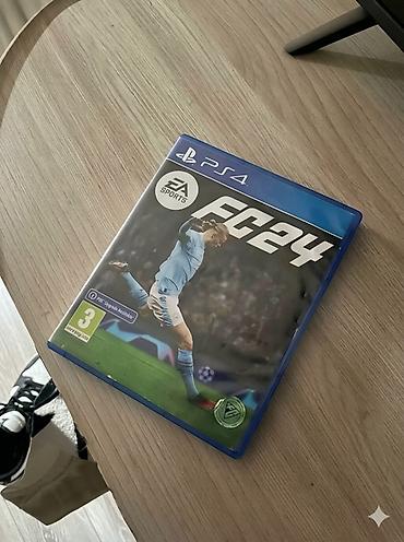 smart ups: Продаю ps4 slim в комплекте 1 ориг контроллер два диска:fc24,ufc4 — 2