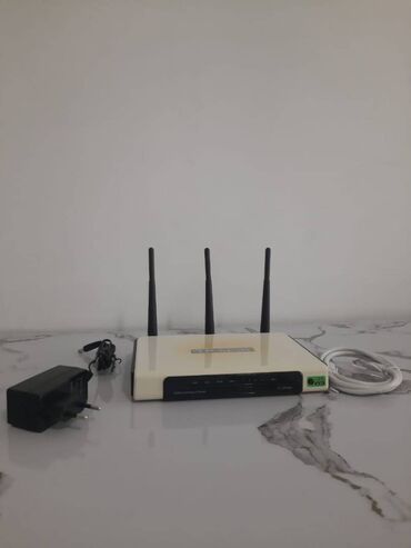 роутер 3х антенный: Wifi роутер tplink 940n 3 антенны для кабельного интернета в рабочем