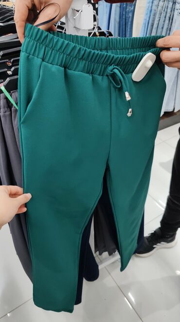 bele pantalone br: S (EU 36), M (EU 38), L (EU 40), Normalan struk, Čino