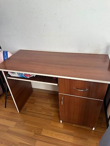 taxt 2 ci el: Yataq otağı dəsti + iş masası - Kupe dolab: 3 qapılı sürgülü sistem — 4