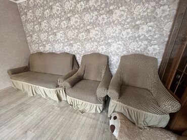 диван для девочек: Гарнитур для зала, Диван, цвет - Коричневый, Б/у