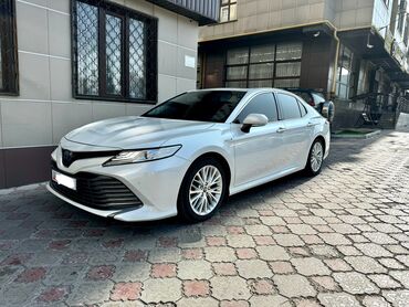 краска автомобильная цена: Toyota Camry: 2018 г., Гибрид, Седан