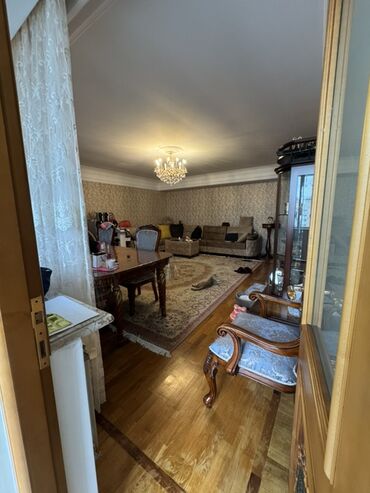 Otaq qapıları: Aynasultanovada verqiilə üzbəüz 9/9 tam təmirli 4-otaq ev satılır .Bu -da lalafo.az — 18 Otaq qapıları: Aynasultanovada verqiilə üzbəüz 9/9 tam təmirli 4-otaq ev satılır .Bu — 18