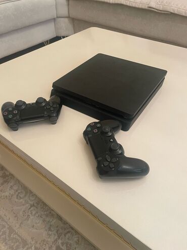 PS4 (Sony Playstation 4): PlayStation 4 slim 1tb 2 controller Orjinal PlayStaion store den