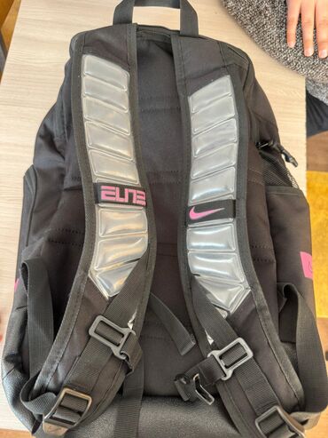 Туристические рюкзаки: Все элит сумки по 2200 а тот каторый чернорозовый он по 2000 ккртка — 9