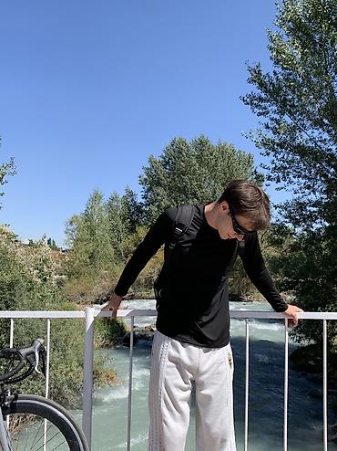 Ищу работу в Бишкеке — готов приступить сразу Мне 19 лет, я студент