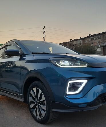 Аренда авто под такси: Аренда авто в Оше Toyota Camry (чёрный седан, комплектация с — 8