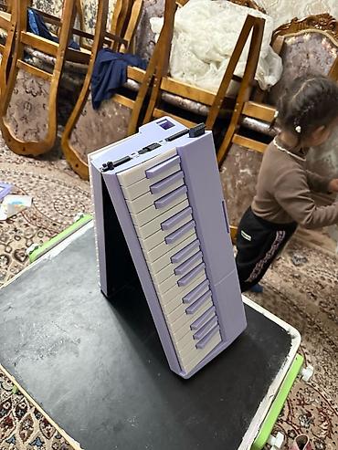детское пионино: Пианино детская для обучения новое В комплекте зарядка микрофон — 2