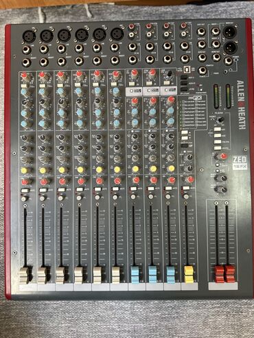 behringer xenyx 1832fx микшер: Б/у, Концертный, Без усилителя, Каналов: 12, Разъем: XLR, Без эквалайзера