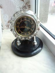 samdanlar ve saat: Mayak saatı. Sovet istehsalı olan Mayak saatı. İşləmir, təmir