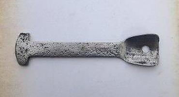 Ostali antikviteti: Stara saračka alatka. Stara saračka alatka. Ručni rad. Teška, masivna — 6