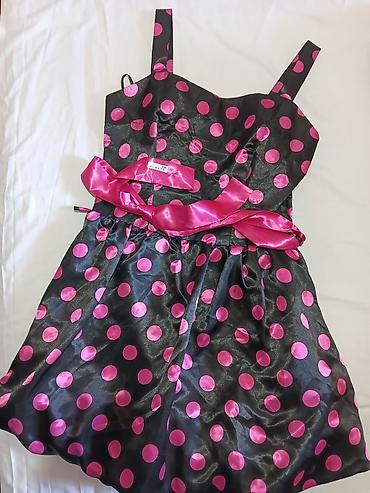 Haljine: Haljina na bretele sa tufnama - Model: koktel/retro stil, gornji deo — 1