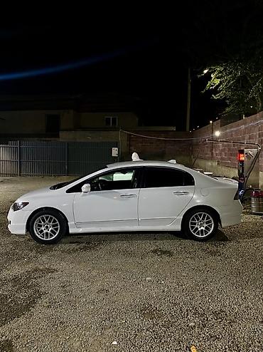 volvo 340: Honda Civic: 2009 г., 1.3 л, Автомат, Бензин, Седан — 4