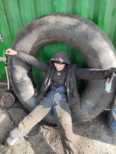 Другие тракторы: Ремонт грузовые камеры
Установка вентил (сасок) — 3